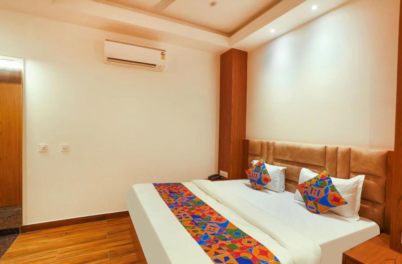 Hotel Swarn Bhoomi Канпур Экстерьер фото