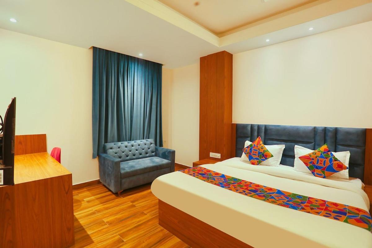 Hotel Swarn Bhoomi Канпур Экстерьер фото
